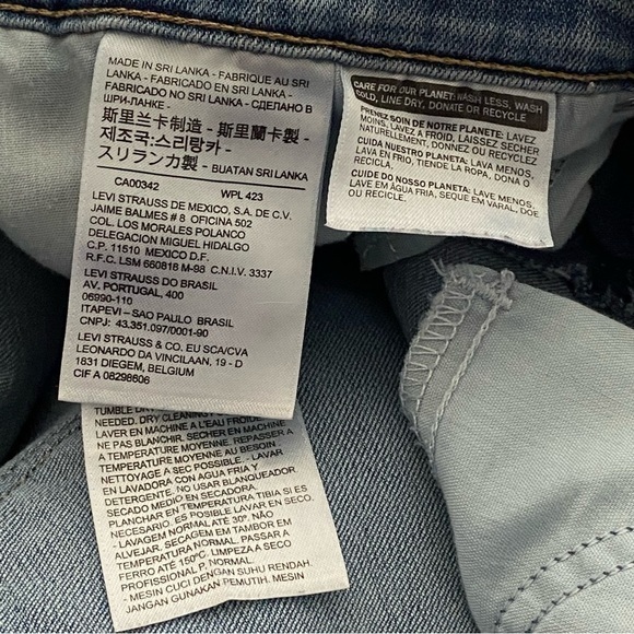 Levis Shorts Women’s Size 30 Blue Jean Distressed - Picture 7 of 13